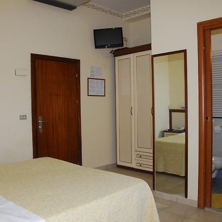 Hotel Nettuno Cattolica Eksteriør bilde
