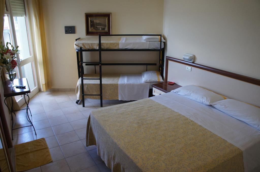 Hotel Nettuno Cattolica Eksteriør bilde
