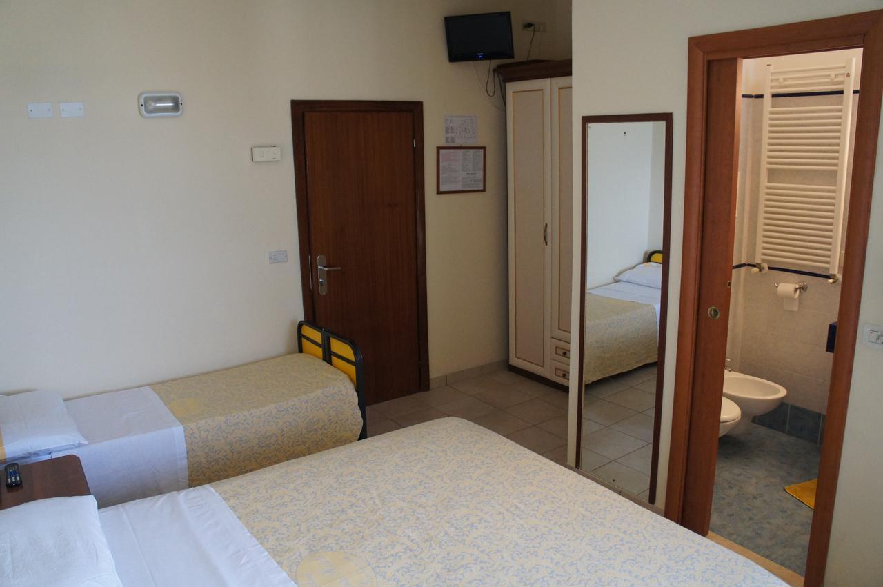 Hotel Nettuno Cattolica Eksteriør bilde