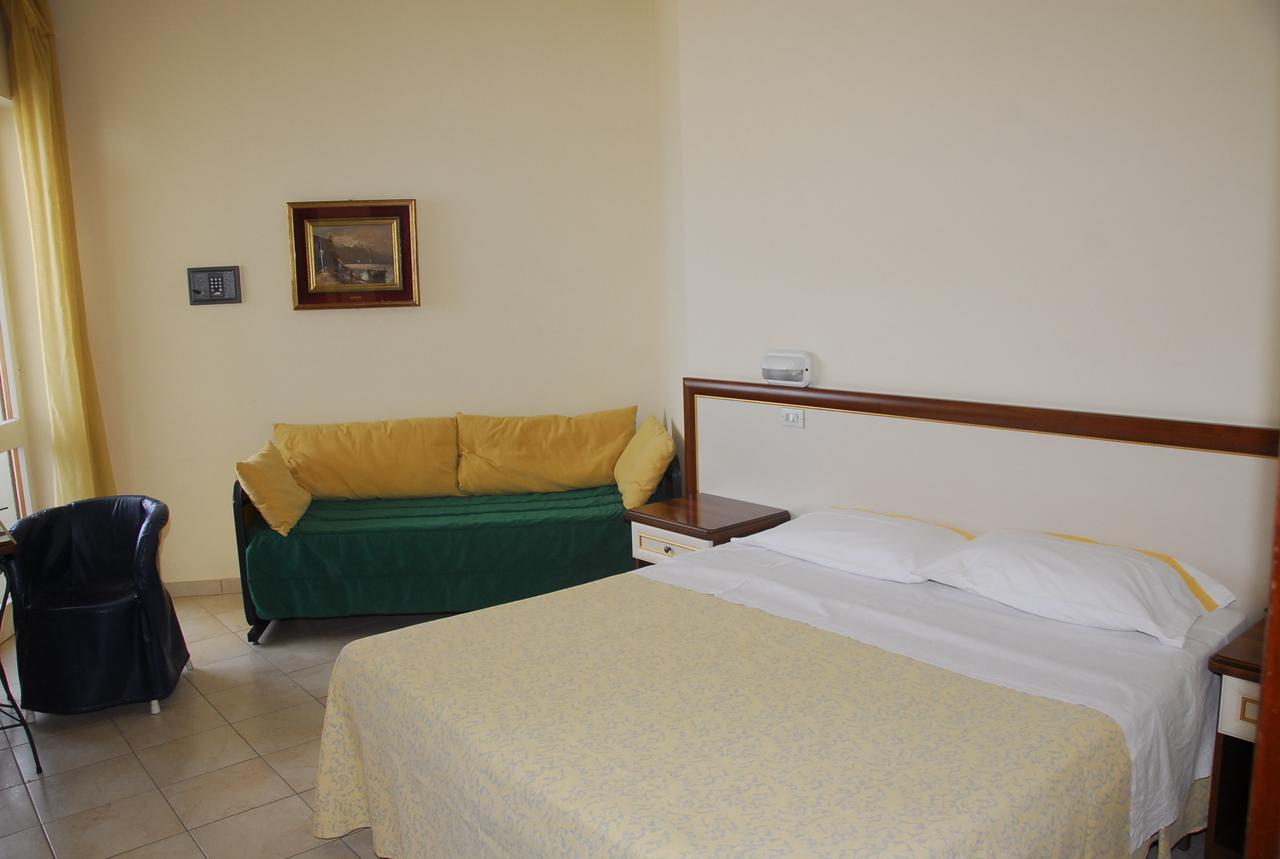 Hotel Nettuno Cattolica Eksteriør bilde