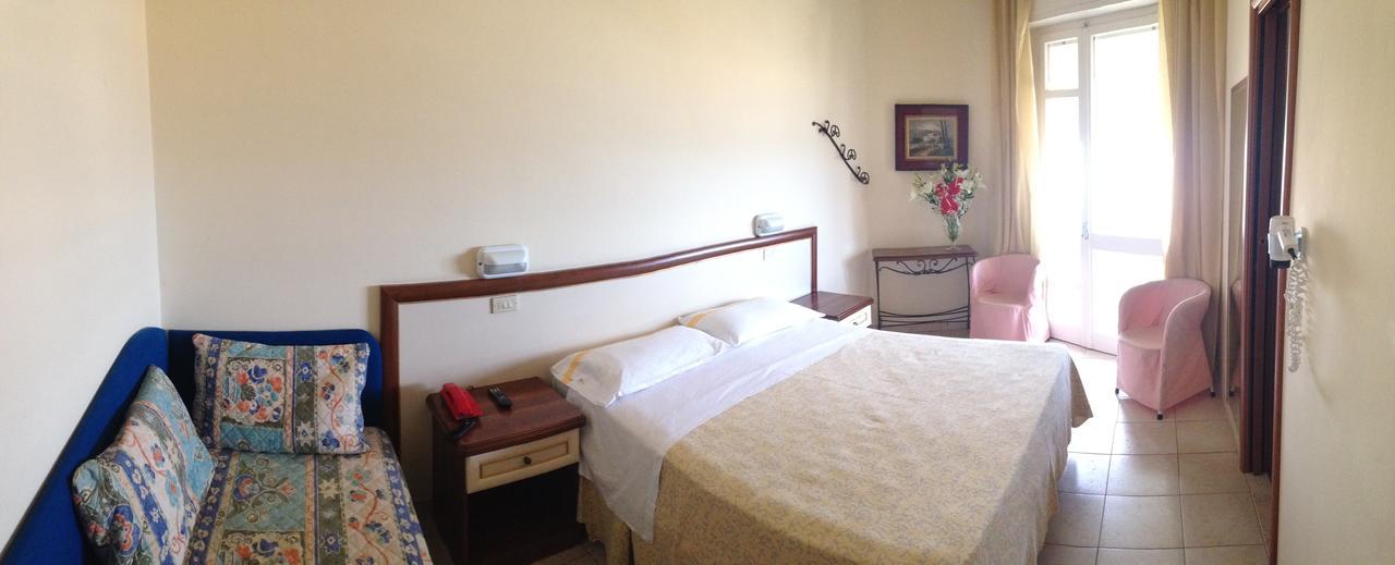 Hotel Nettuno Cattolica Eksteriør bilde