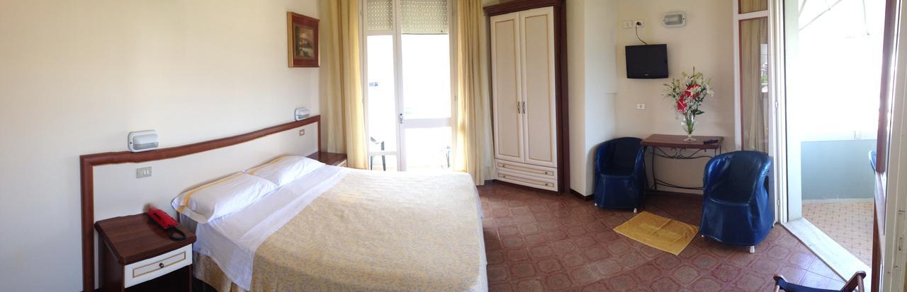 Hotel Nettuno Cattolica Eksteriør bilde