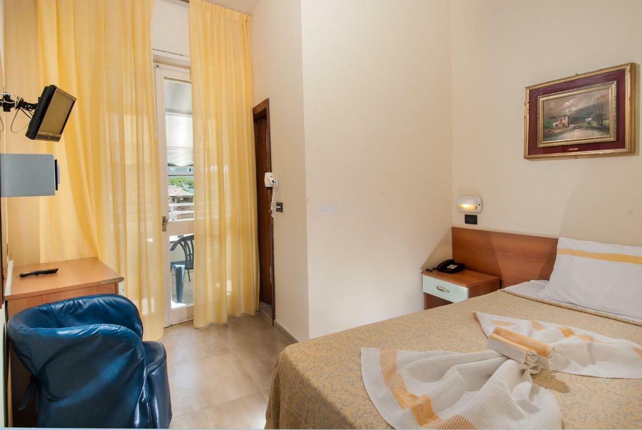 Hotel Nettuno Cattolica Eksteriør bilde