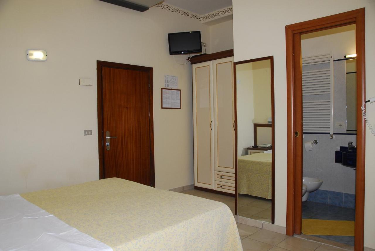Hotel Nettuno Cattolica Eksteriør bilde